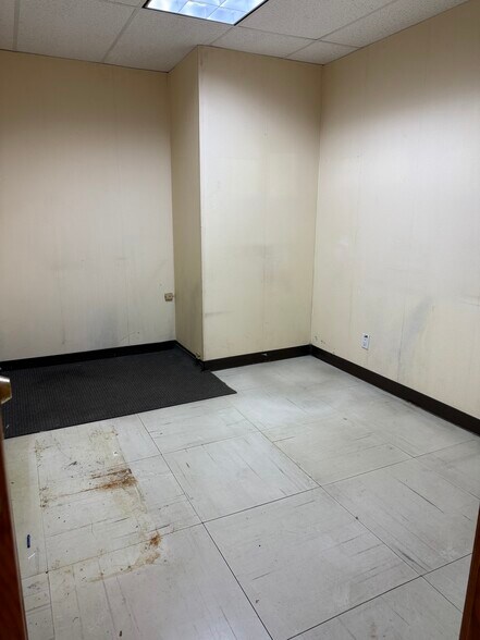More Photos Of 57 E Mount Eden Ave, Bronx Healthcare For Lease