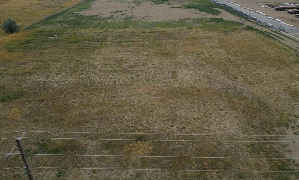 More Photos Of 1701 Dirkson Dr NE, Redcliff Land For Lease