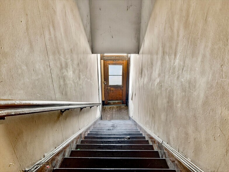 More Photos Of 9 S Main St, Manchester Storefront Retail Residential For Sale