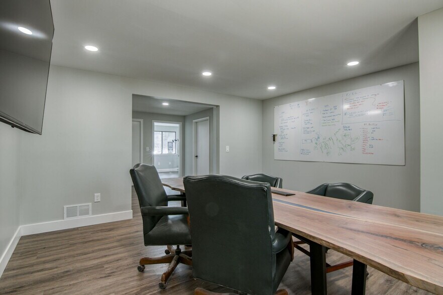 More Photos Of 2 Gordon St, Simsbury Office For Lease