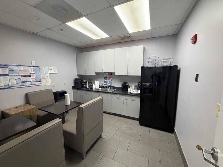 More Photos Of 3330 Monroe Rd, Charlotte Office For Lease