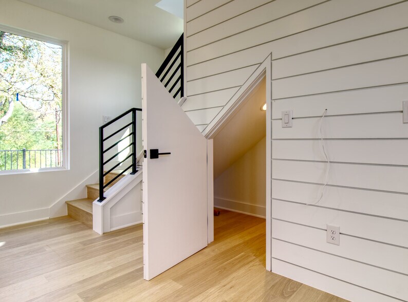 More Photos Of 2608 Bristol Dr, Austin Multifamily For Sale