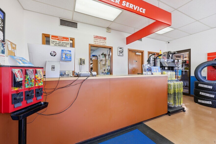 More Photos Of 2350 N Ponce De Leon Blvd, Saint Augustine Service Station For Sale