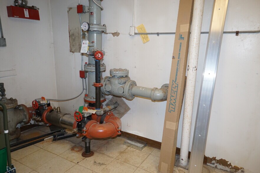 More Photos Of 12950 Haggerty Rd, Belleville Manufacturing For Lease
