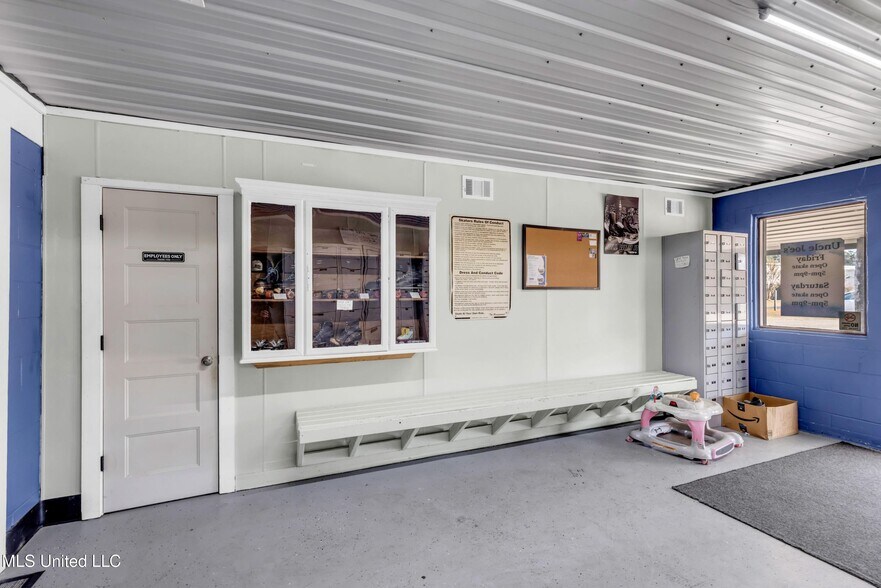 More Photos Of 6238 MS-198, Lucedale Specialty For Sale