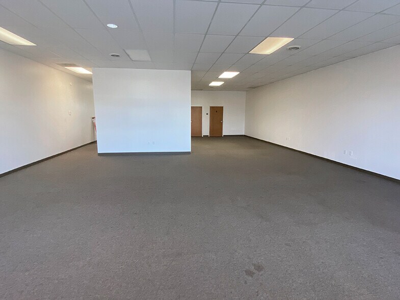 More Photos Of 1331 Jamie Ln, Waterloo Office For Lease