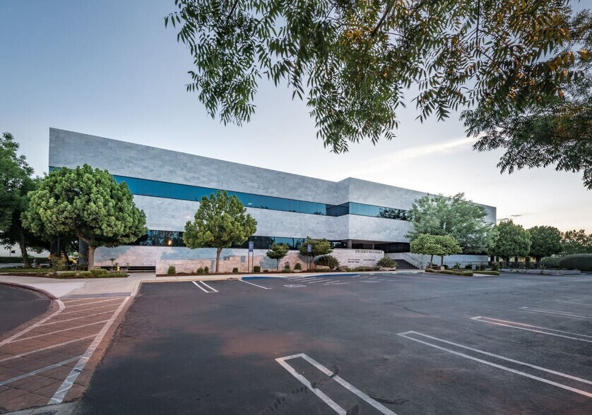 More Photos Of 6795 N Palm Ave, Fresno Unknown For Lease