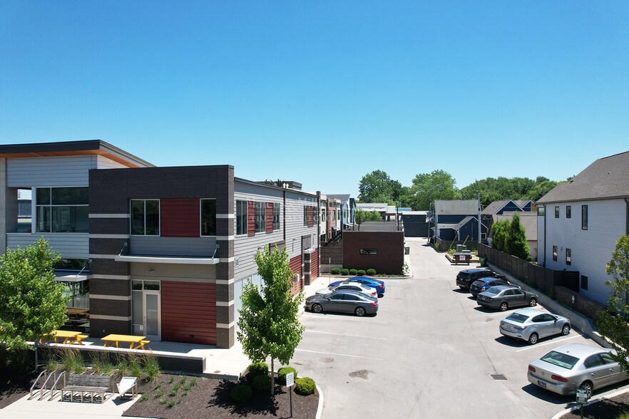 More Photos Of 985 Dorman St, Indianapolis Storefront Retail Office For Lease