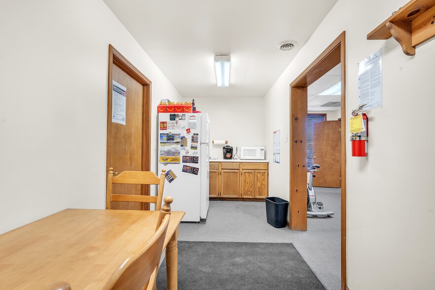 More Photos Of 403 Industrial Dr, Griffith Service For Sale