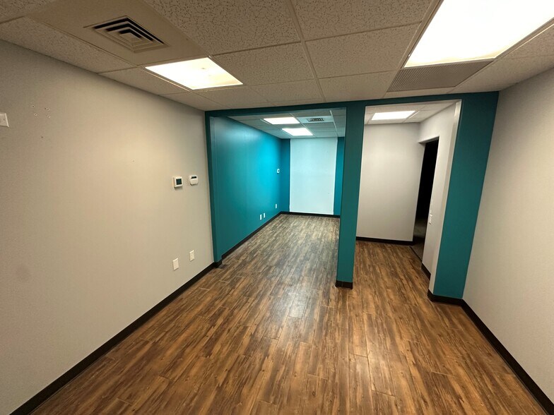 More Photos Of 704 Longmire Rd, Conroe Medical For Lease