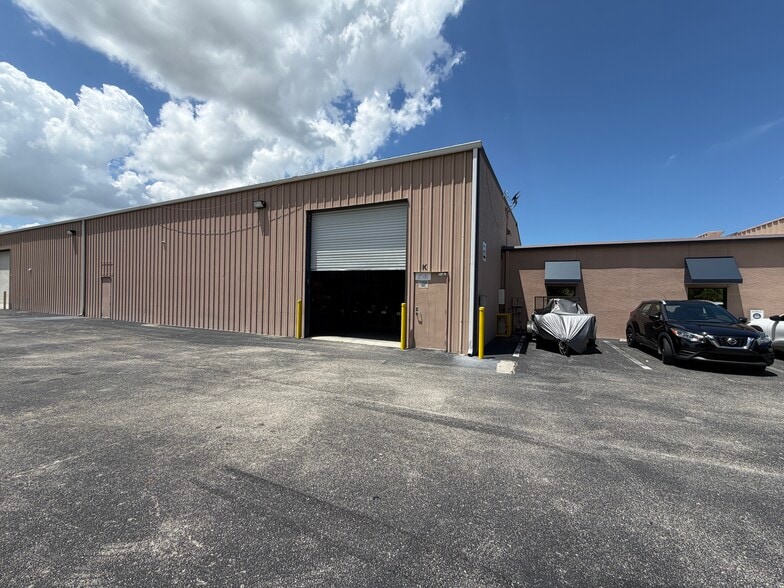 More Photos Of 830 NE 24th Ln, Cape Coral Warehouse For Lease