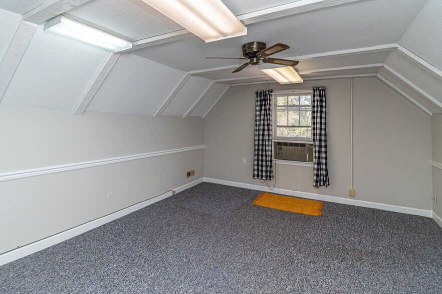 More Photos Of 1505 E Ash St, Goldsboro Office For Sale
