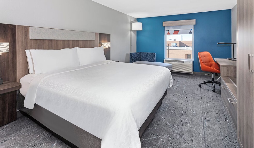 More Photos Of 2595 Bunker Hill Dr, Algonquin Hotel For Sale