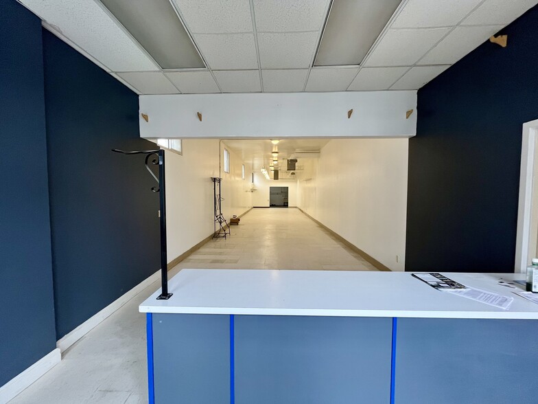 More Photos Of 1730 NE Broadway St, Portland Storefront For Lease