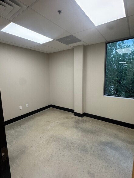 More Photos Of 120 S Lakeline Blvd, Cedar Park Medical For Sale