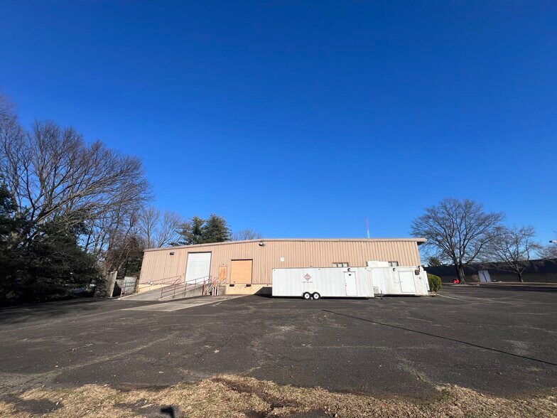 More Photos Of 1274 N Church St, Moorestown Flex For Lease