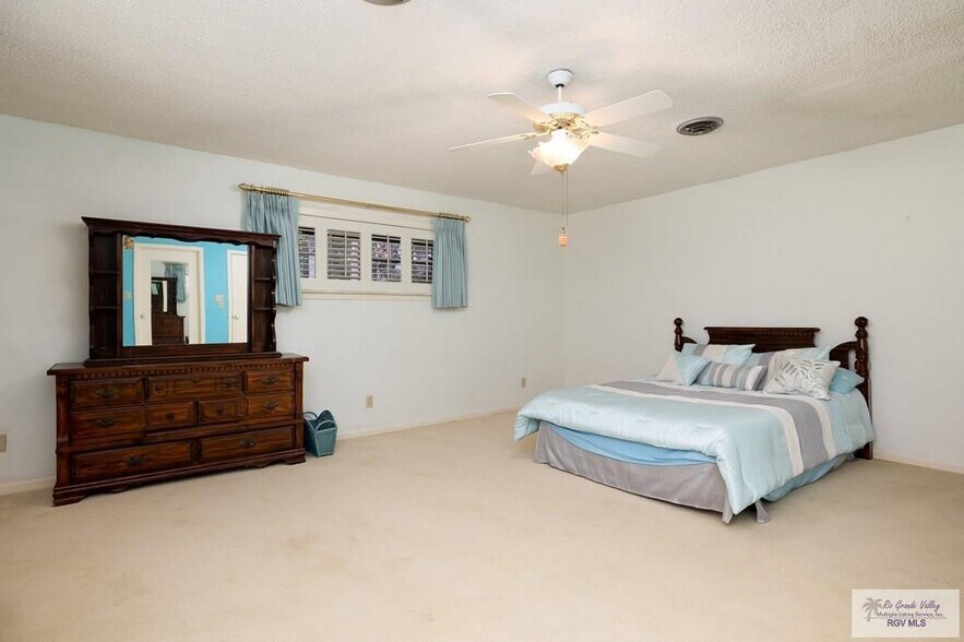 More Photos Of 1 Frost Ln, San Benito Lodge Meeting Hall For Sale