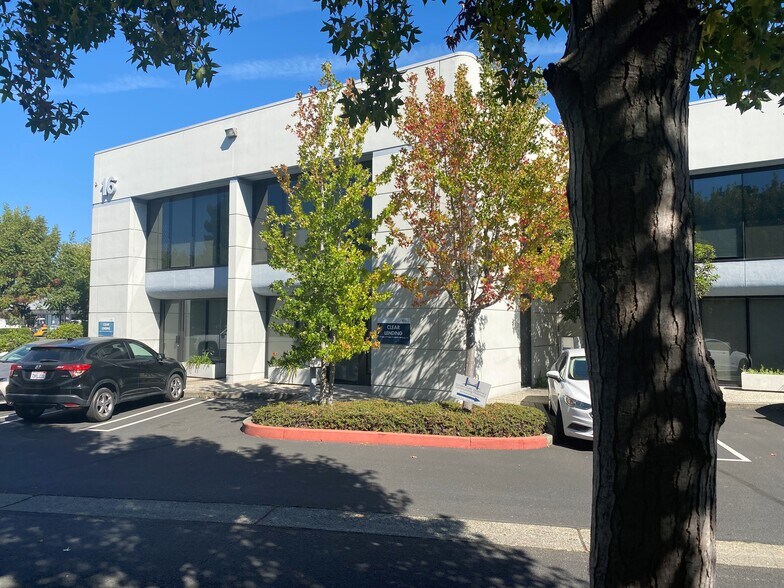 More Photos Of 8 Digital Dr, Novato Unknown For Lease