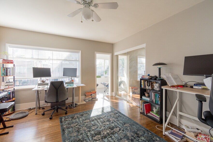 More Photos Of 1517 E 1st St, Long Beach Apartments For Sale