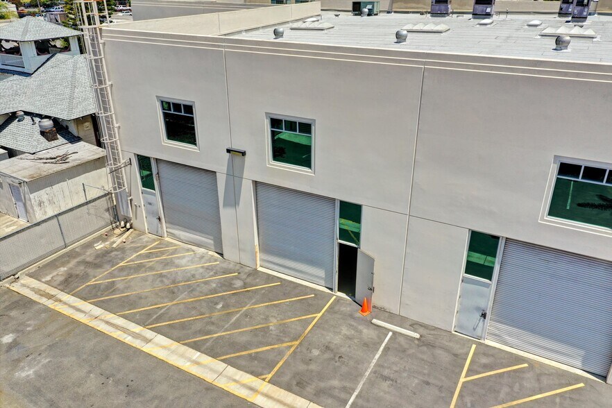 More Photos Of 250 S Pacific St, San Marcos Flex For Lease
