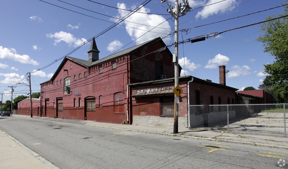 Primary Photo Of 333 Bucklin St, Providence Manufacturing For Sale