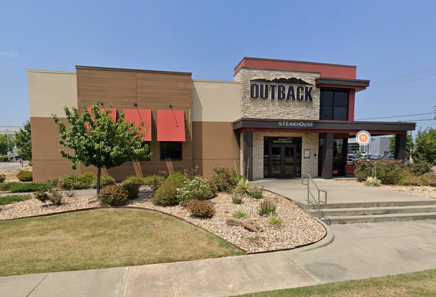 More Photos Of 955 E Oak St, Conway Restaurant For Sale