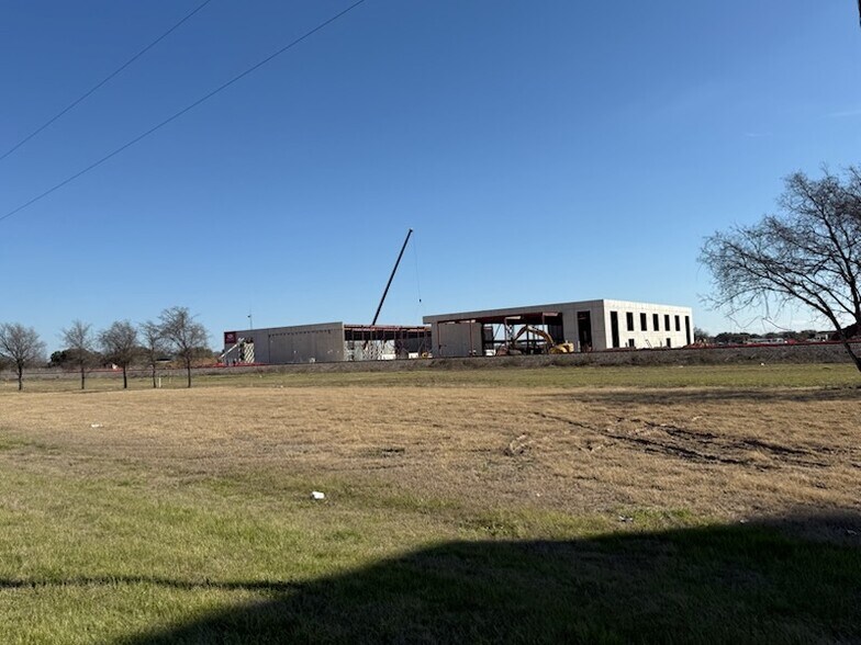 More Photos Of SWC Interstate Highway 35E & East Crestview Drive, Lacy-Lakeview Land For Sale