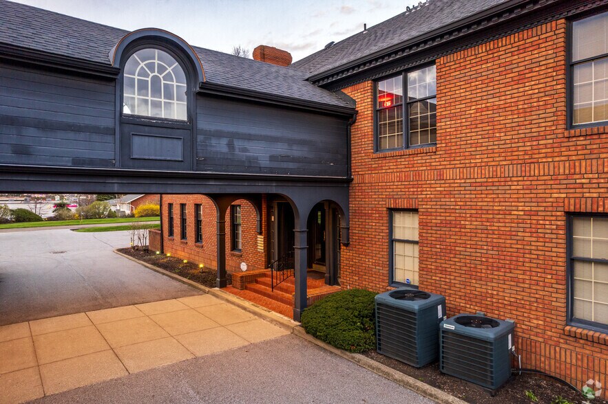 More Photos Of 4051 Whipple Ave NW, North Canton Coworking Space