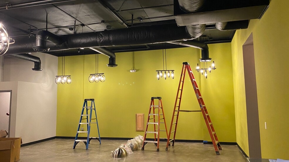 More Photos Of 62 Main St, Colleyville General Retail For Sale