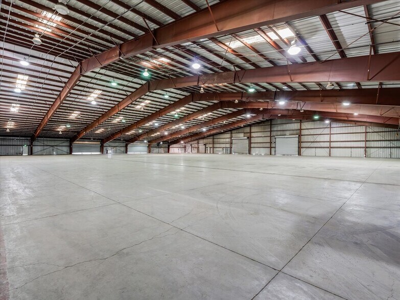 More Photos Of 1200 La Brea Ave, Santa Maria Warehouse For Lease