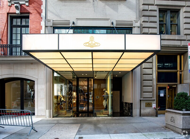 More Photos Of 14 E 55th St, New York General Retail For Sale