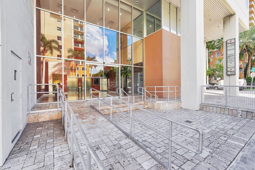 More Photos Of 2645 SW 37th Ave, Miami Medical For Sale