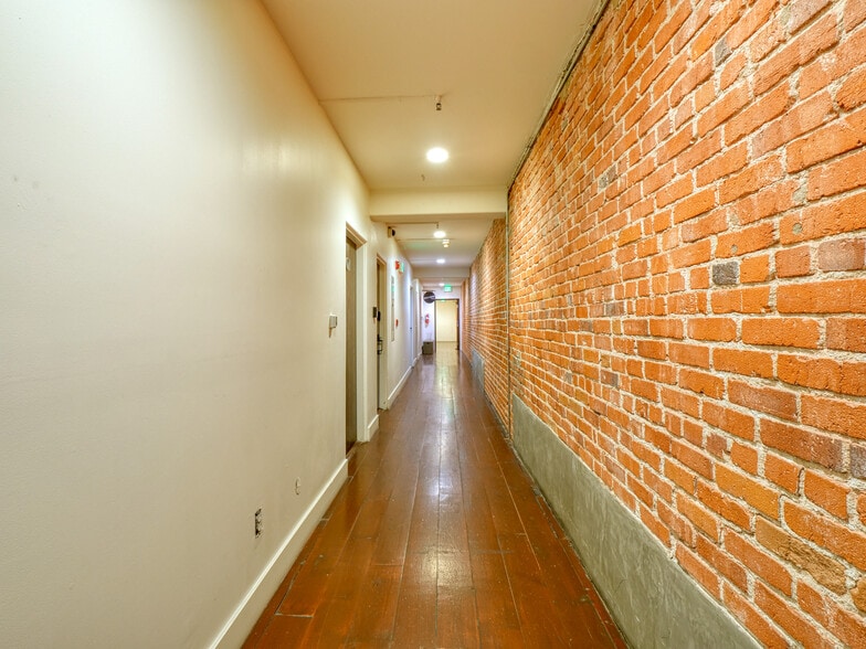 More Photos Of 7494 Santa Monica Blvd, West Hollywood Hotel For Sale