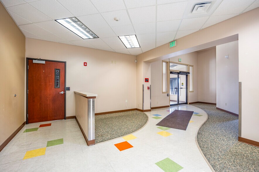 More Photos Of 829 Goethals Dr, Richland Office For Sale