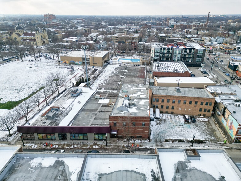 Primary Photo Of 4740 N Clark St, Chicago Office For Sale