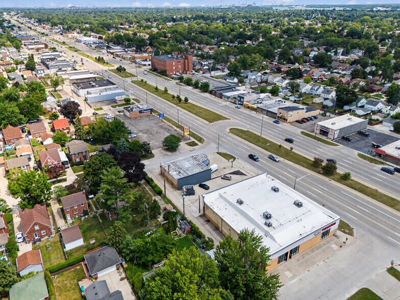 More Photos Of 14222 Fort St, Southgate General Retail For Lease