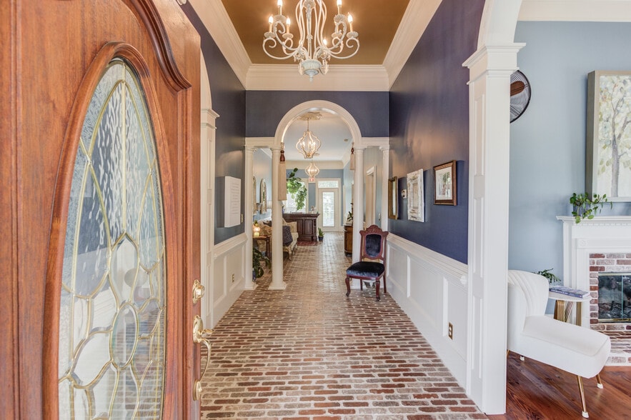 More Photos Of 152 E Shadburn Ave, Buford Office For Sale