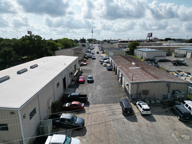 More Photos Of 11116 N Lamar Blvd, Austin Service For Sale