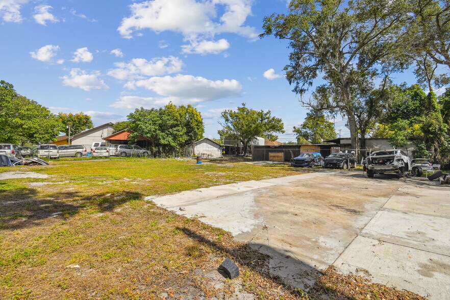 More Photos Of 6432 N Orange Blossom Trl, Orlando Auto Dealership For Sale