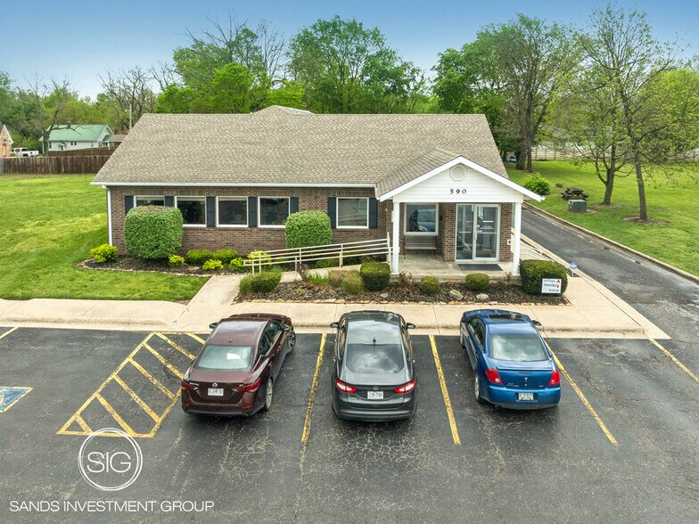 Primary Photo Of 590 Lynn St, Lebanon Office Residential For Sale