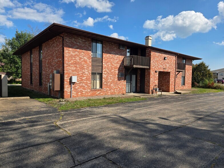 More Photos Of 2521 Honey Lou Ct, Appleton Apartments For Sale