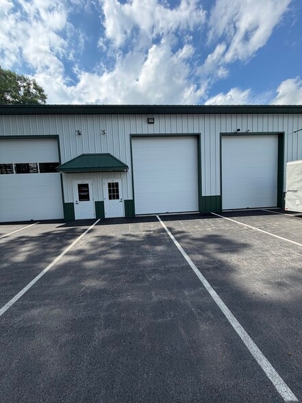 More Photos Of 15 King St, Auburn Service For Lease