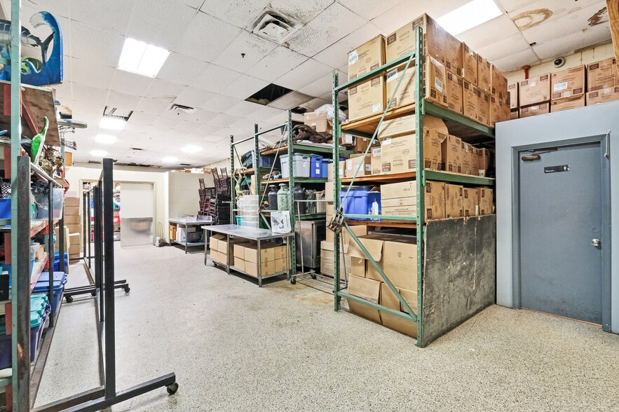 More Photos Of 4351 NE 12th Ter, Oakland Park Restaurant For Sale