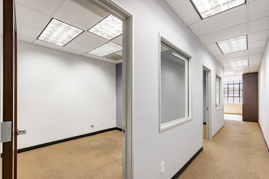 More Photos Of 28 N Los Robles Ave, Pasadena Office For Lease