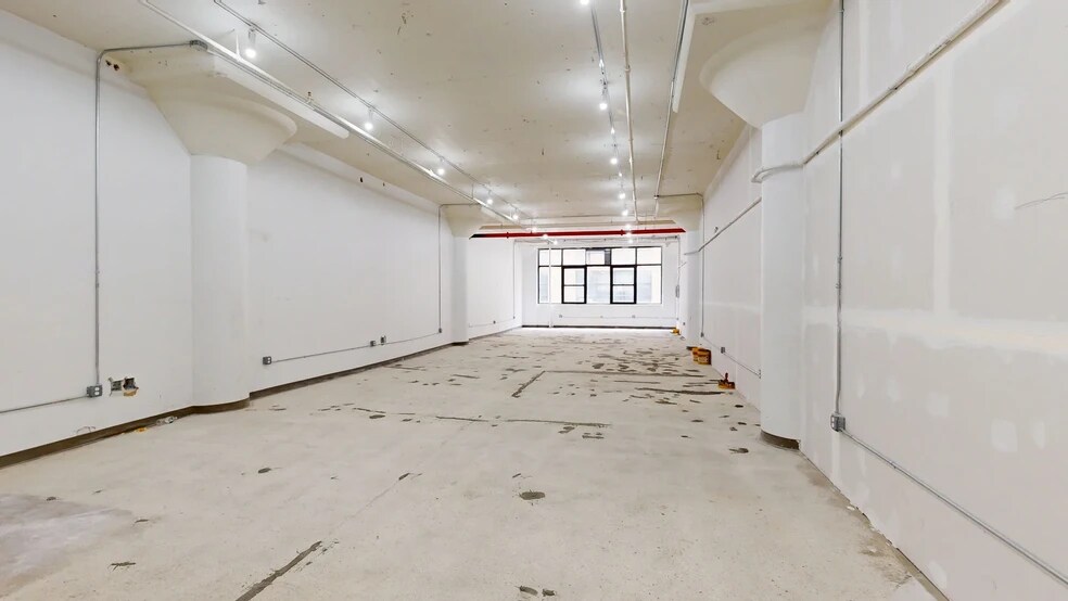 Primary Photo Of 21-07 41st Ave, Long Island City Industrial For Lease