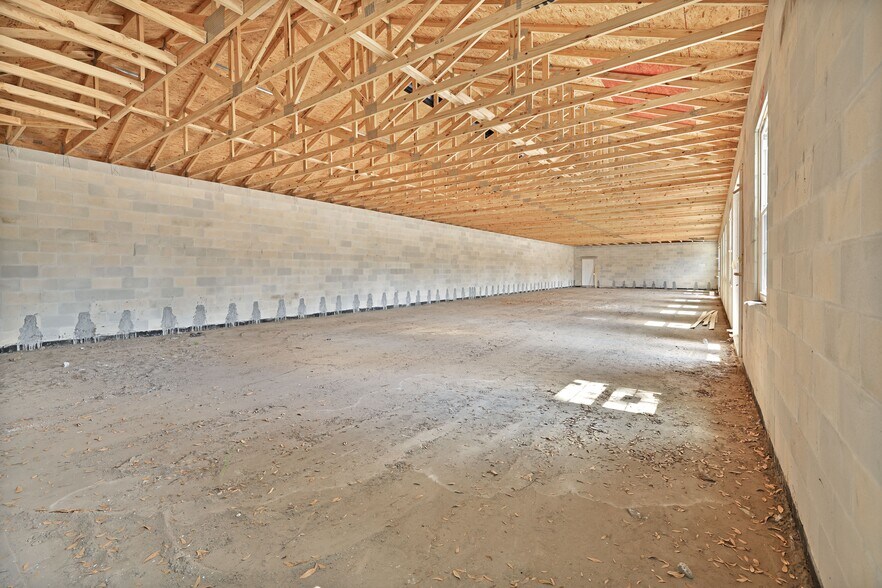 More Photos Of 6638 Dairy Rd, Zephyrhills Medical For Sale