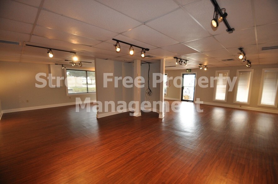 More Photos Of 2596 Nursery Rd, Clearwater Medical For Lease