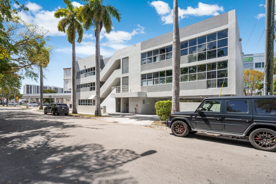 More Photos Of 2424 S Dixie Hwy, Coconut Grove Loft Creative Space For Sale