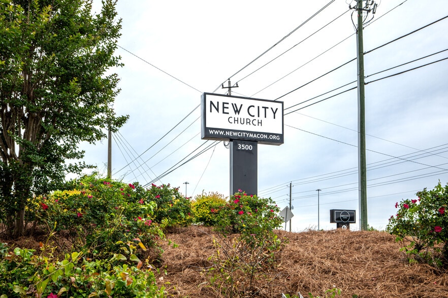 More Photos Of 3500 Riverside Dr, Macon-Bibb Religious Facility For Sale