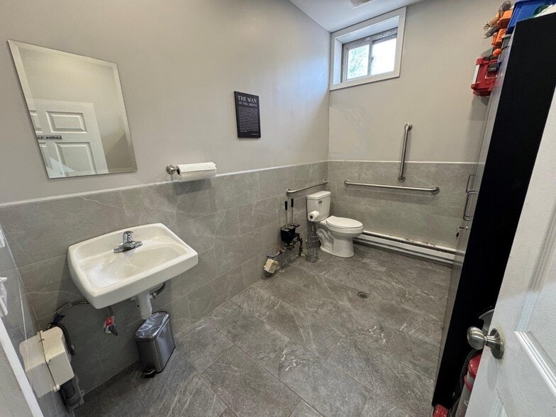 More Photos Of 219 Railroad Ave, Ridgefield Park Warehouse For Sale